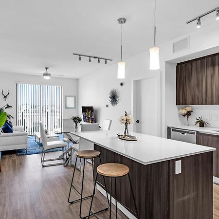 Amazing 2 Bedroom Unit In Doral Miami With Free Parking Хиалеа Гардънс Екстериор снимка