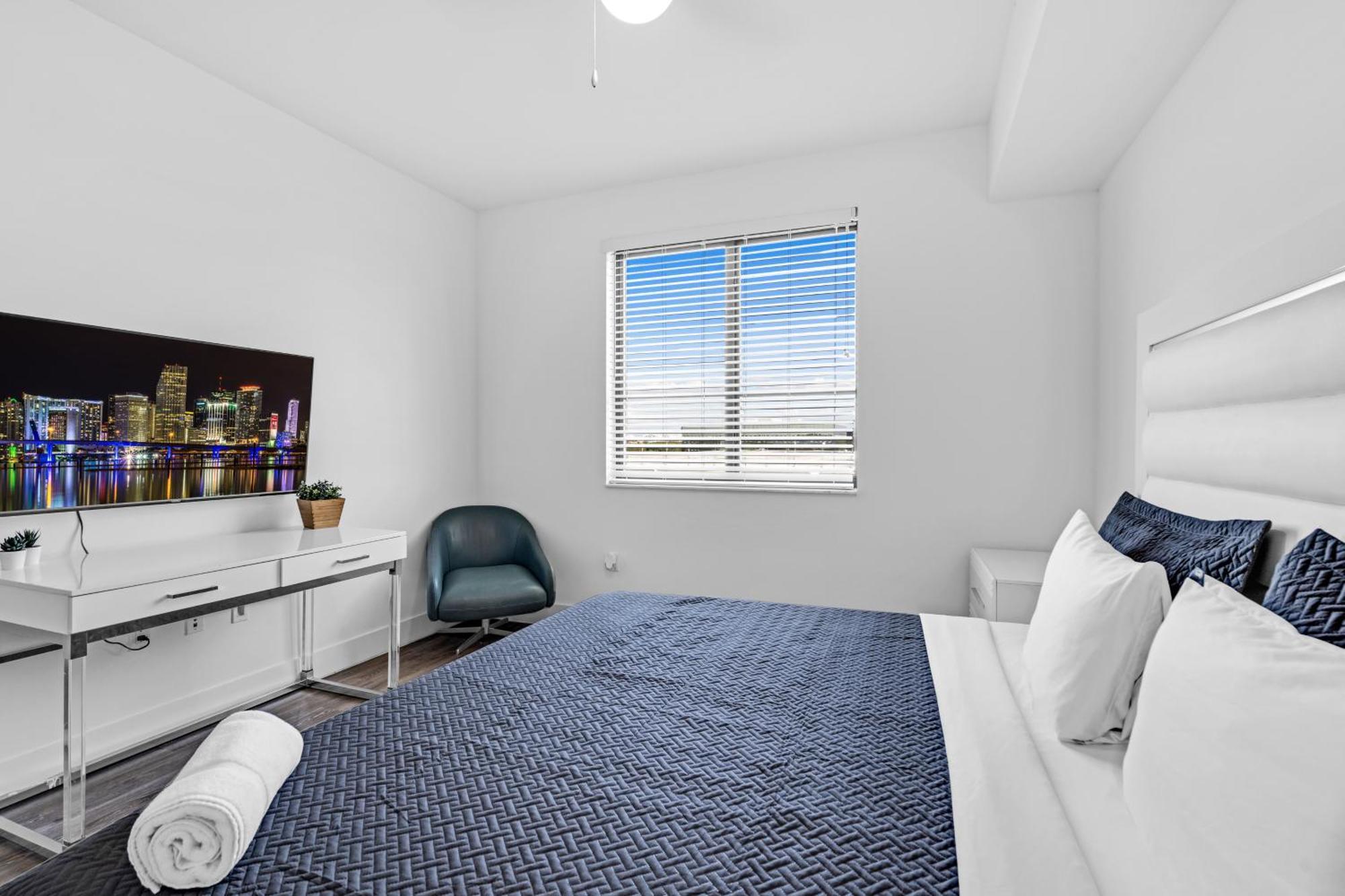 Amazing 2 Bedroom Unit In Doral Miami With Free Parking Хиалеа Гардънс Екстериор снимка