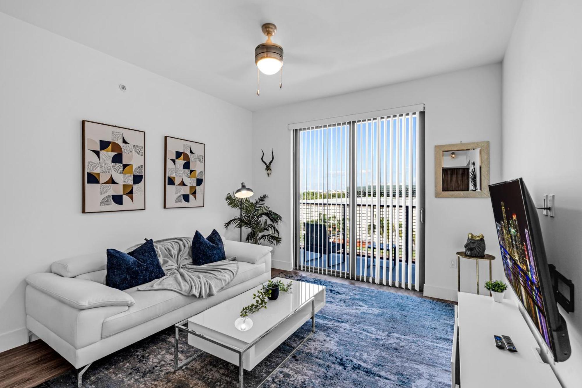 Amazing 2 Bedroom Unit In Doral Miami With Free Parking Хиалеа Гардънс Екстериор снимка