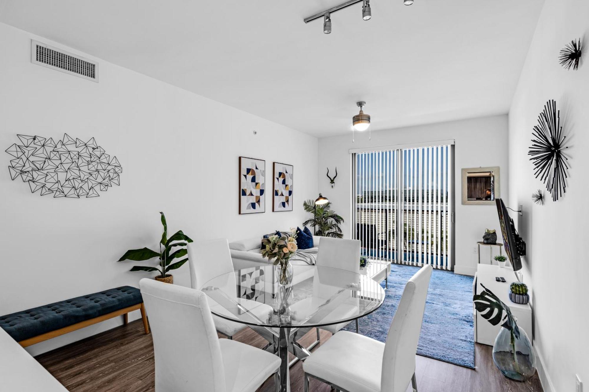 Amazing 2 Bedroom Unit In Doral Miami With Free Parking Хиалеа Гардънс Екстериор снимка