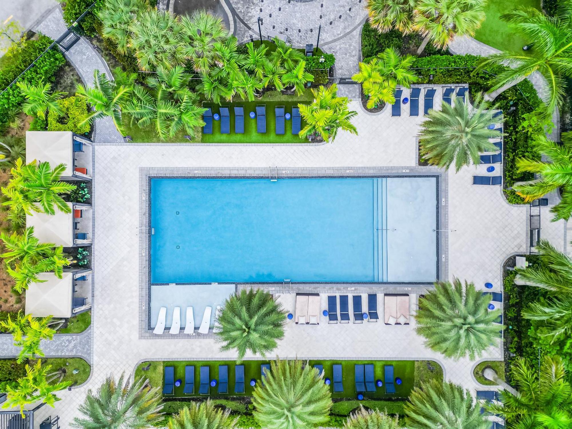 Amazing 2 Bedroom Unit In Doral Miami With Free Parking Хиалеа Гардънс Екстериор снимка