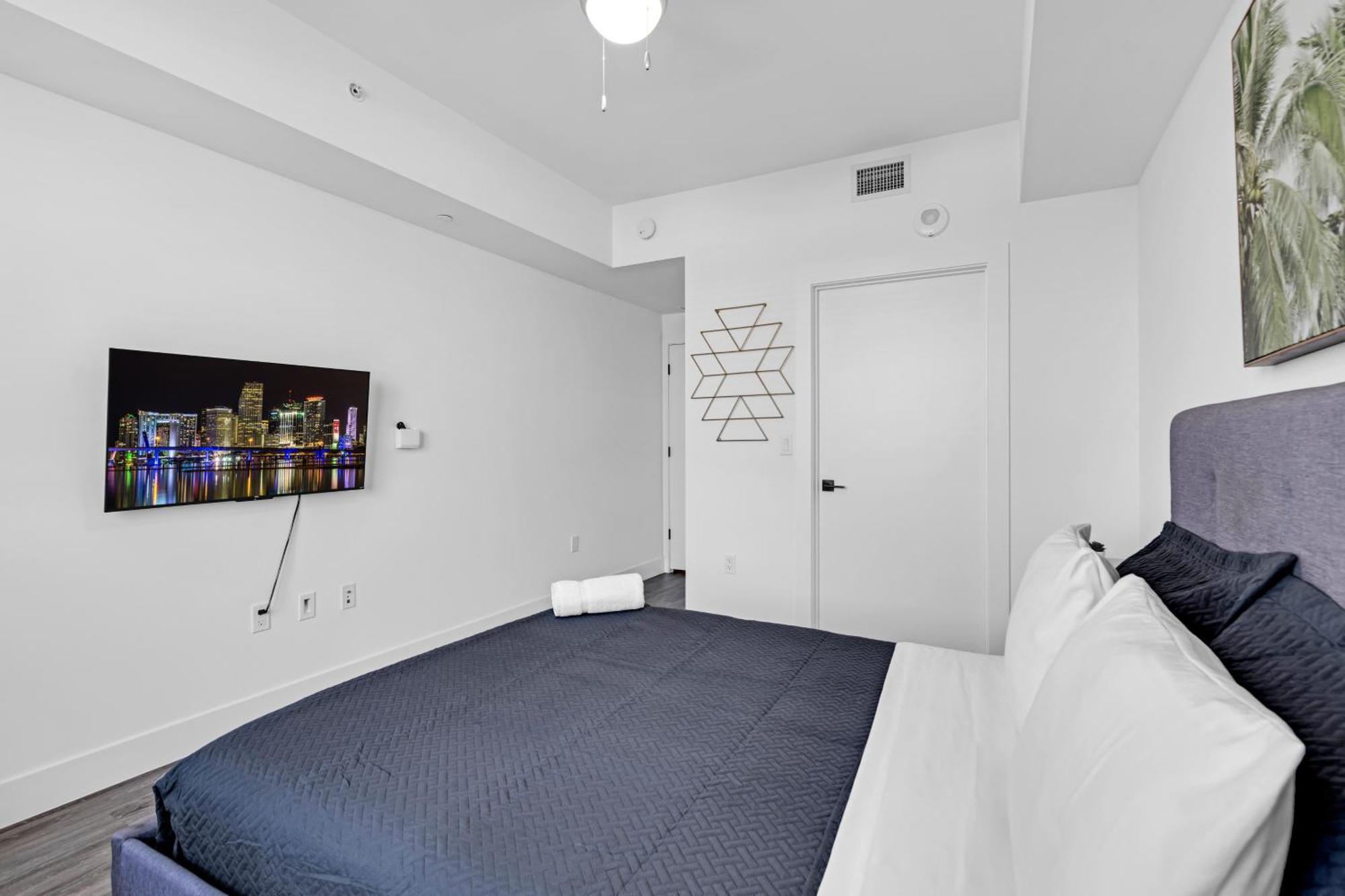 Amazing 2 Bedroom Unit In Doral Miami With Free Parking Хиалеа Гардънс Екстериор снимка